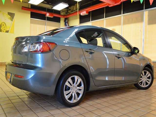 2013 Mazda Mazda3 i SV 4dr Sedan 5A